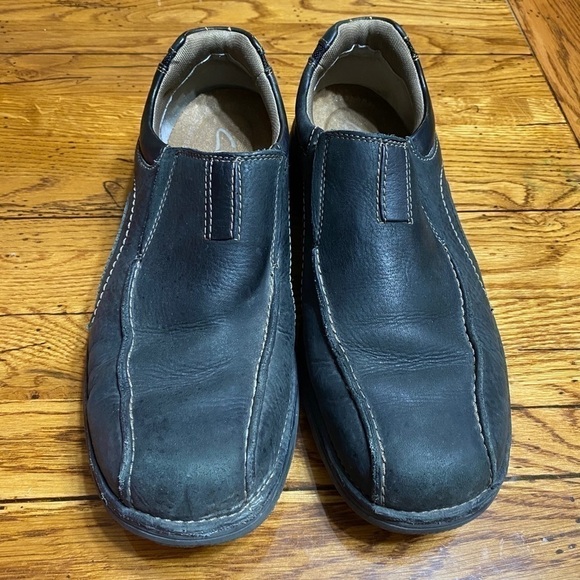 𝅺clark Men’s Slip On Black Shoes. Size 10. - Picture 2 of 6